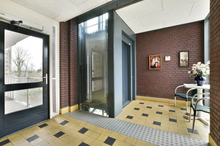 Photo 2 of Crack-State 54