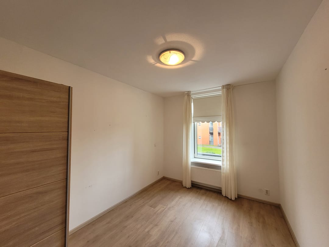 Foto 8 van Middenweg 73-D