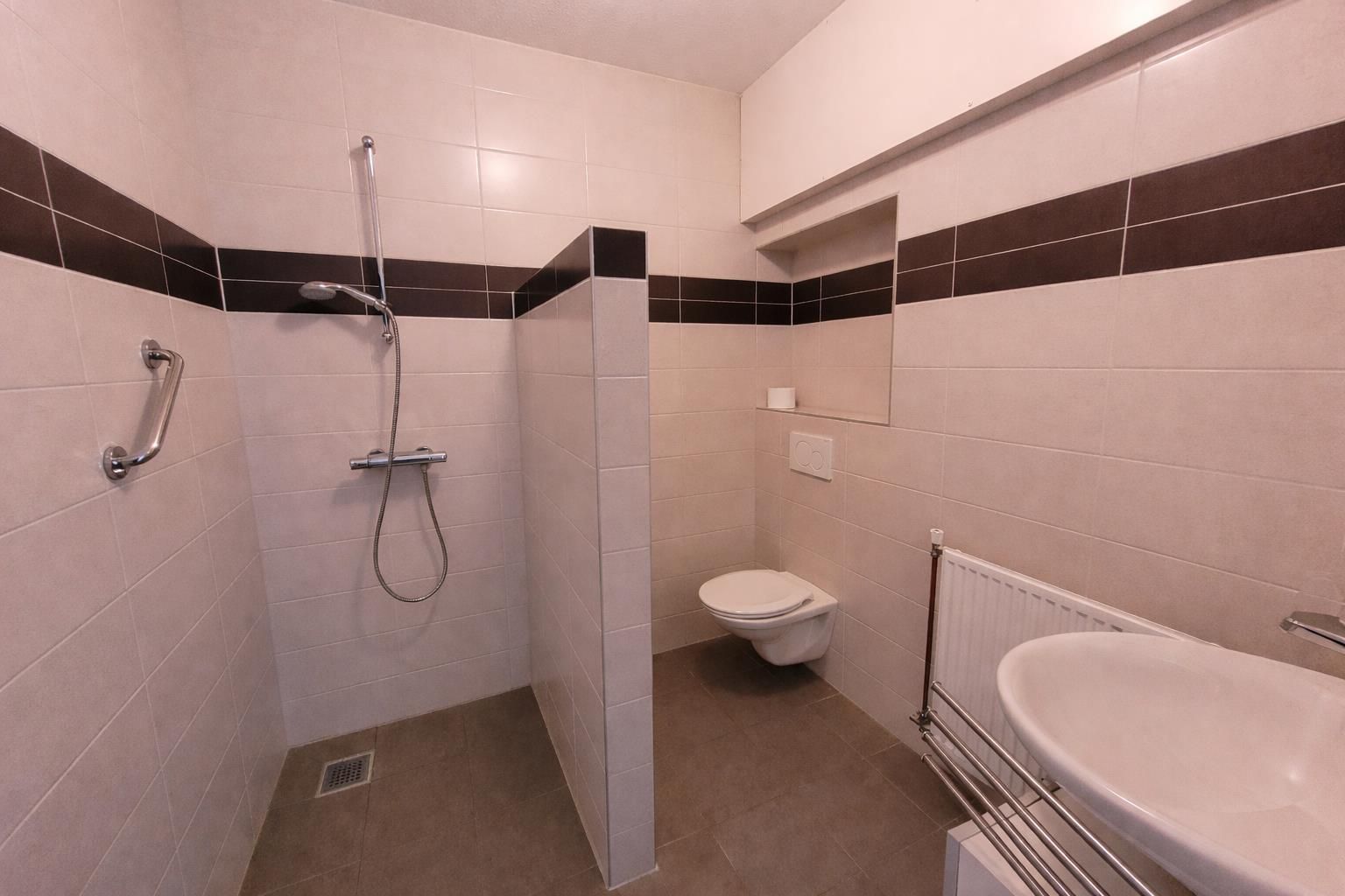 Foto 9 van Middenweg 73-D