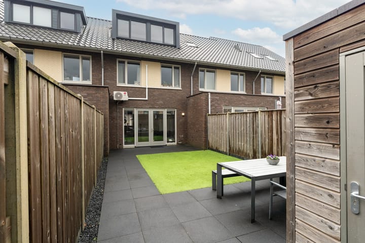 Foto 2 van Kees en Henny de Ruijterstraat 5