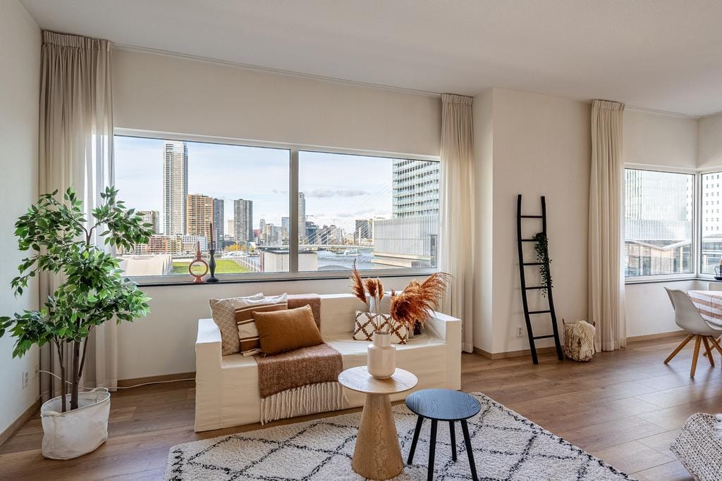 Photo 2 of Van der Hoevenplein 24