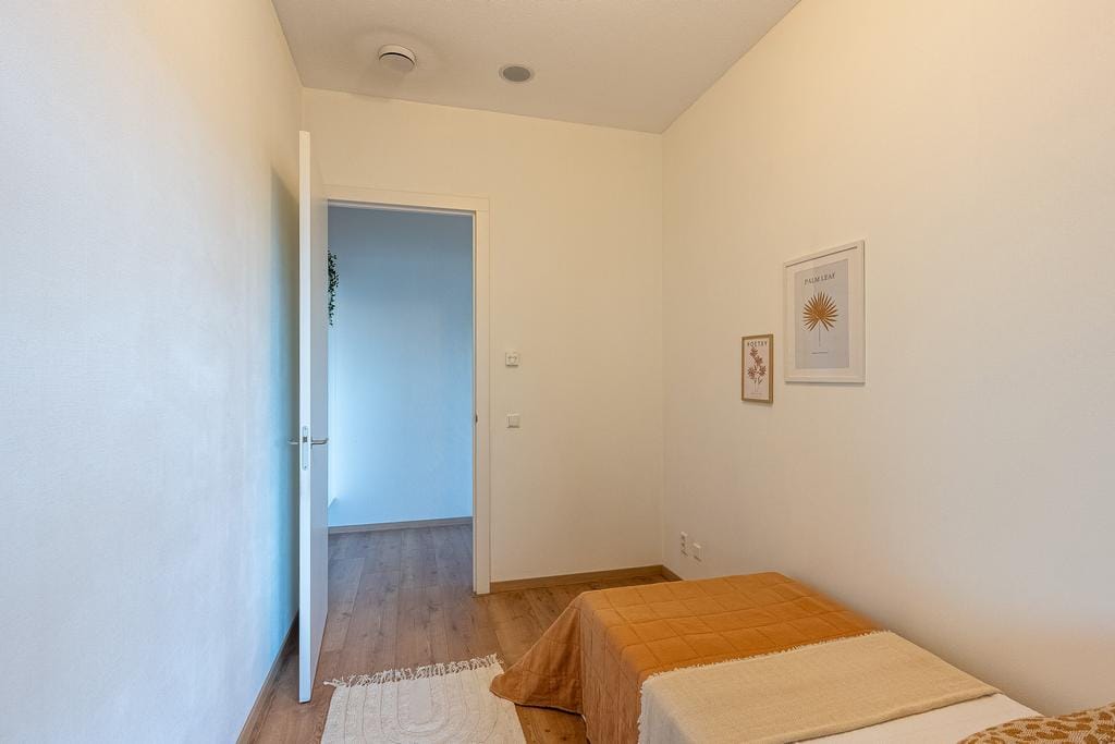 Photo 21 of Van der Hoevenplein 24