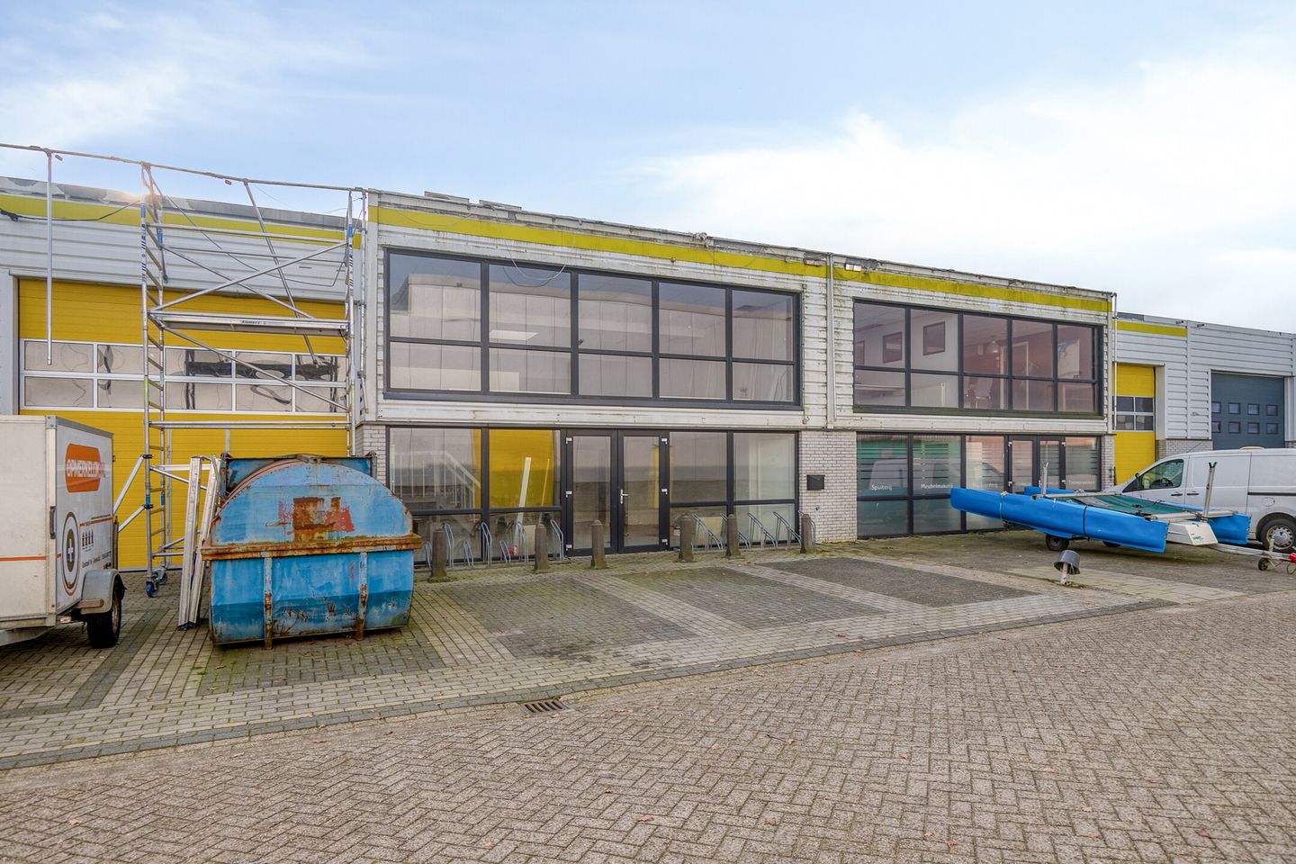 View photo 3 of Grootzeil 15