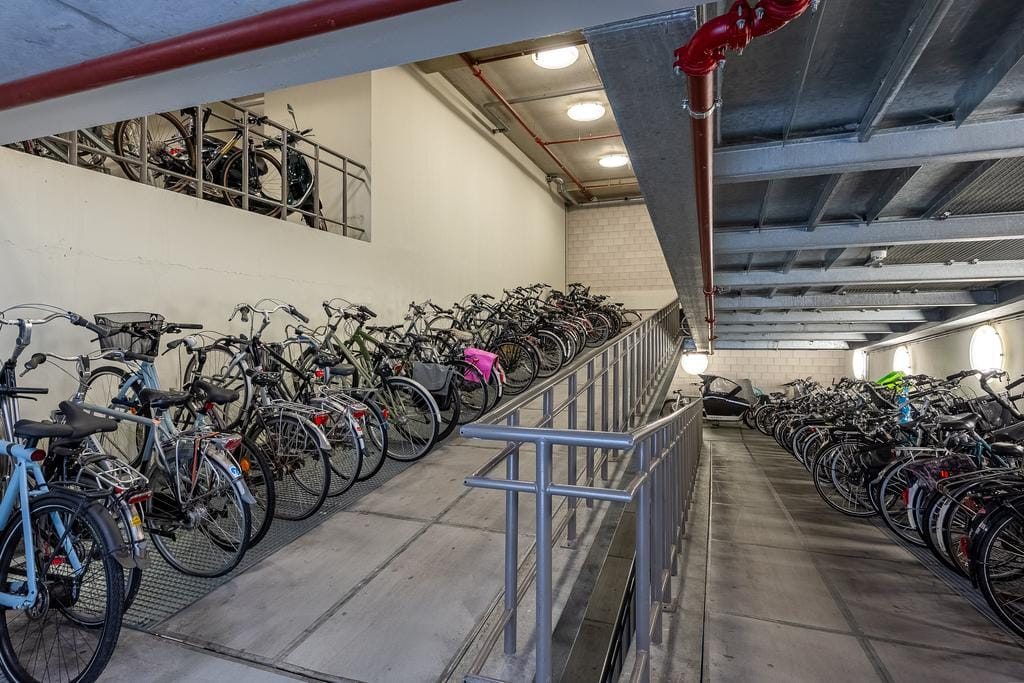 Photo 31 of Van der Hoevenplein 24