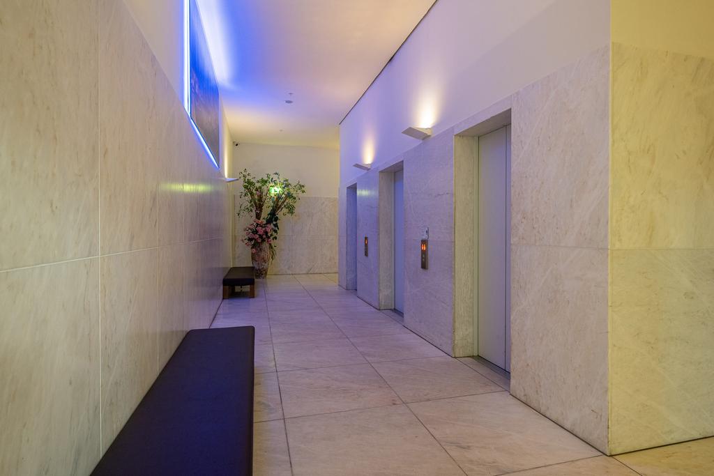 Photo 33 of Van der Hoevenplein 24