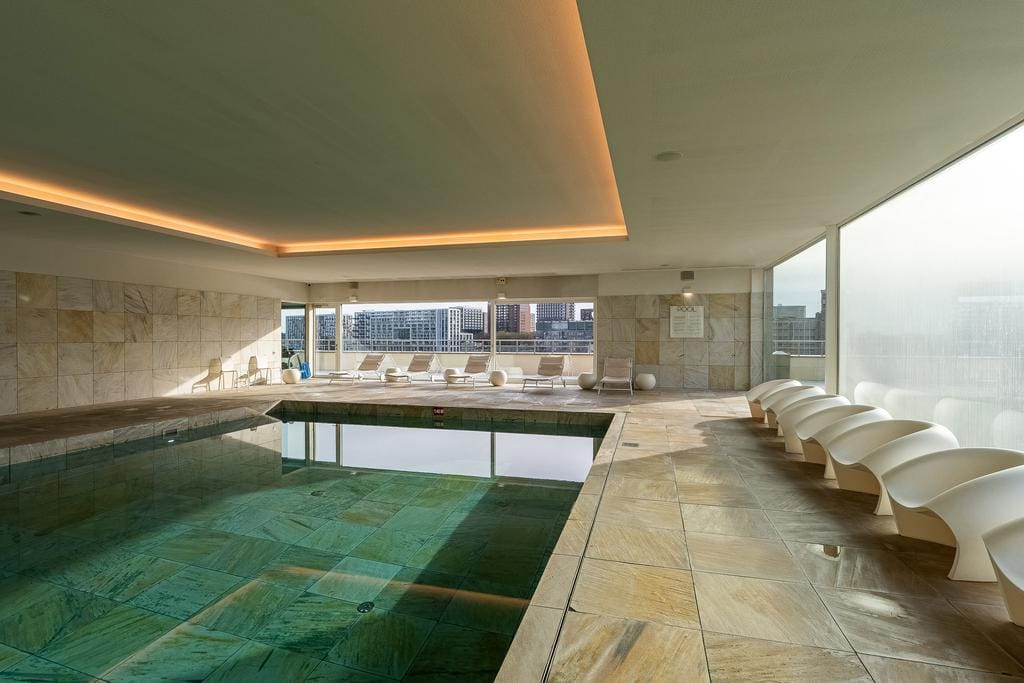 Photo 36 of Van der Hoevenplein 24