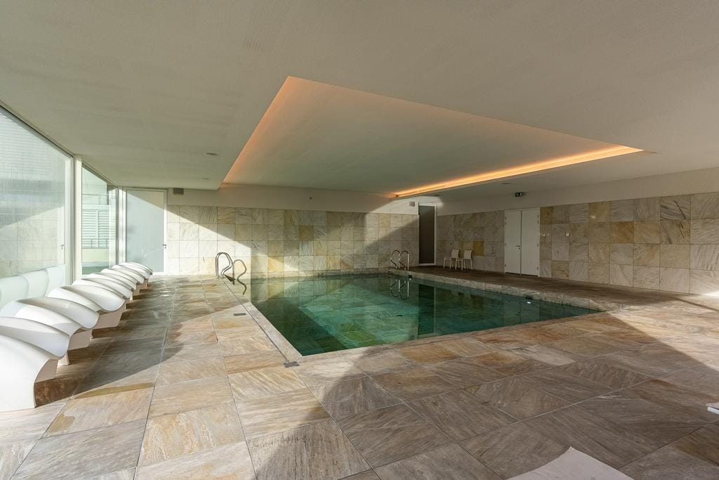 Photo 37 of Van der Hoevenplein 24