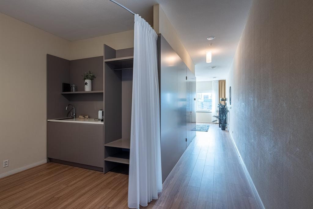 Photo 41 of Van der Hoevenplein 24