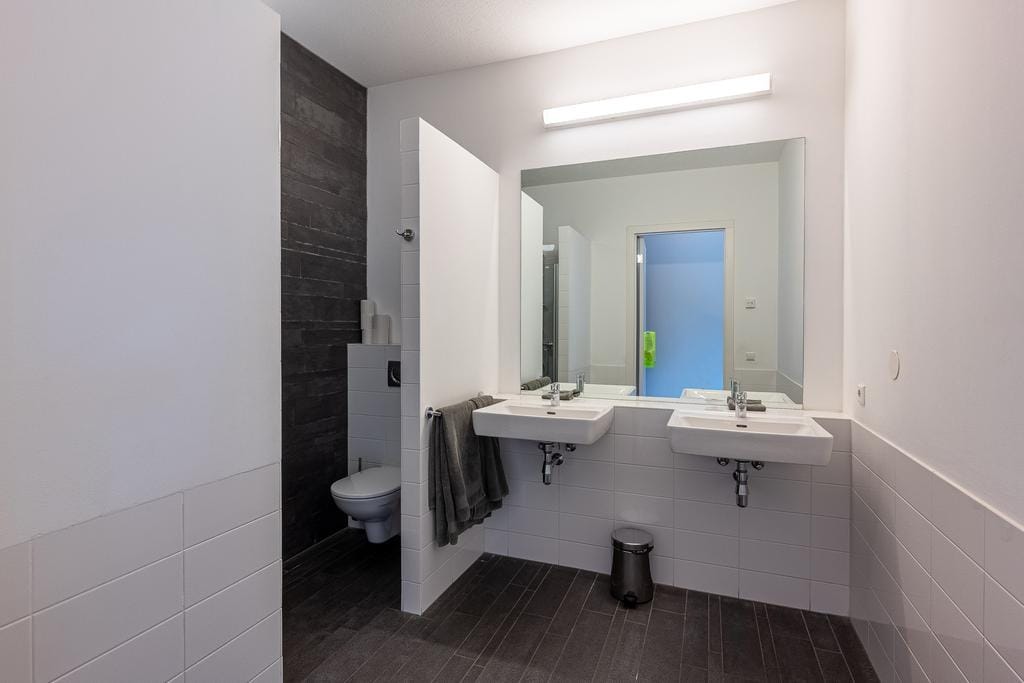 Photo 42 of Van der Hoevenplein 24