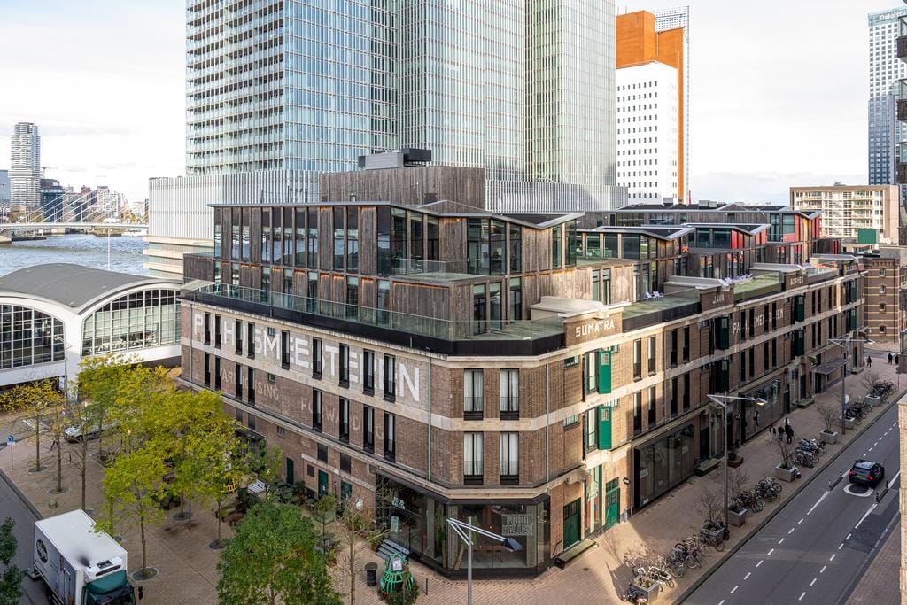 Photo 56 of Van der Hoevenplein 24