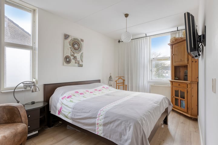 Photo 4 of Maaslaan 132