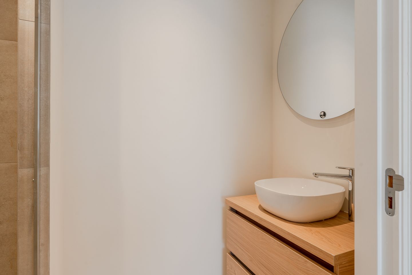 Photo 14 of De Ruyterstraat 1-B