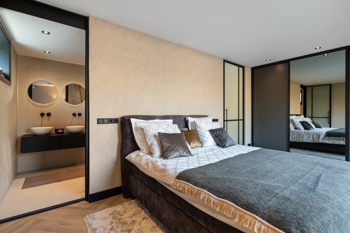 Photo 4 of Niels Bohrhage 7