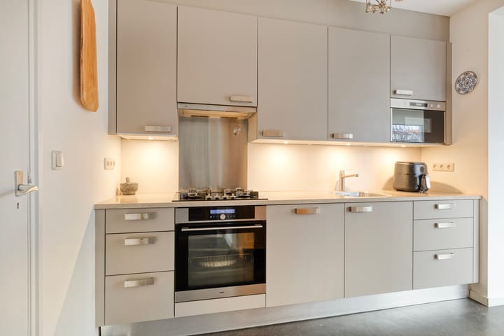 Photo 17 of De Savornin Lohmanstraat 48