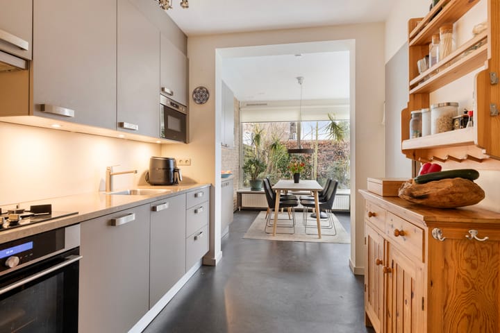 Photo 18 of De Savornin Lohmanstraat 48