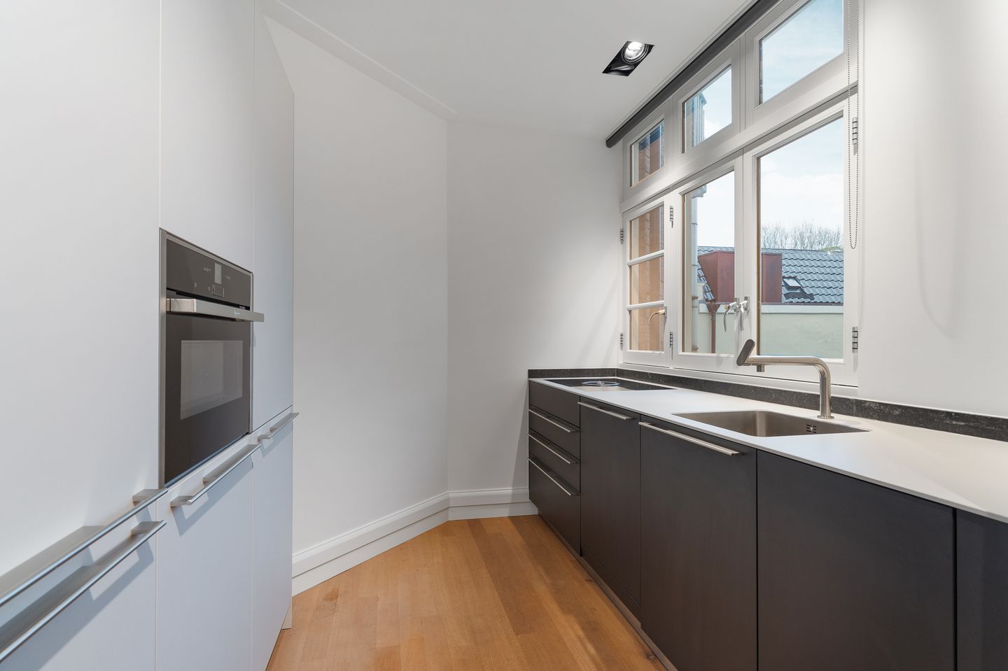 Photo 10 of Vijzelstraat 26-3