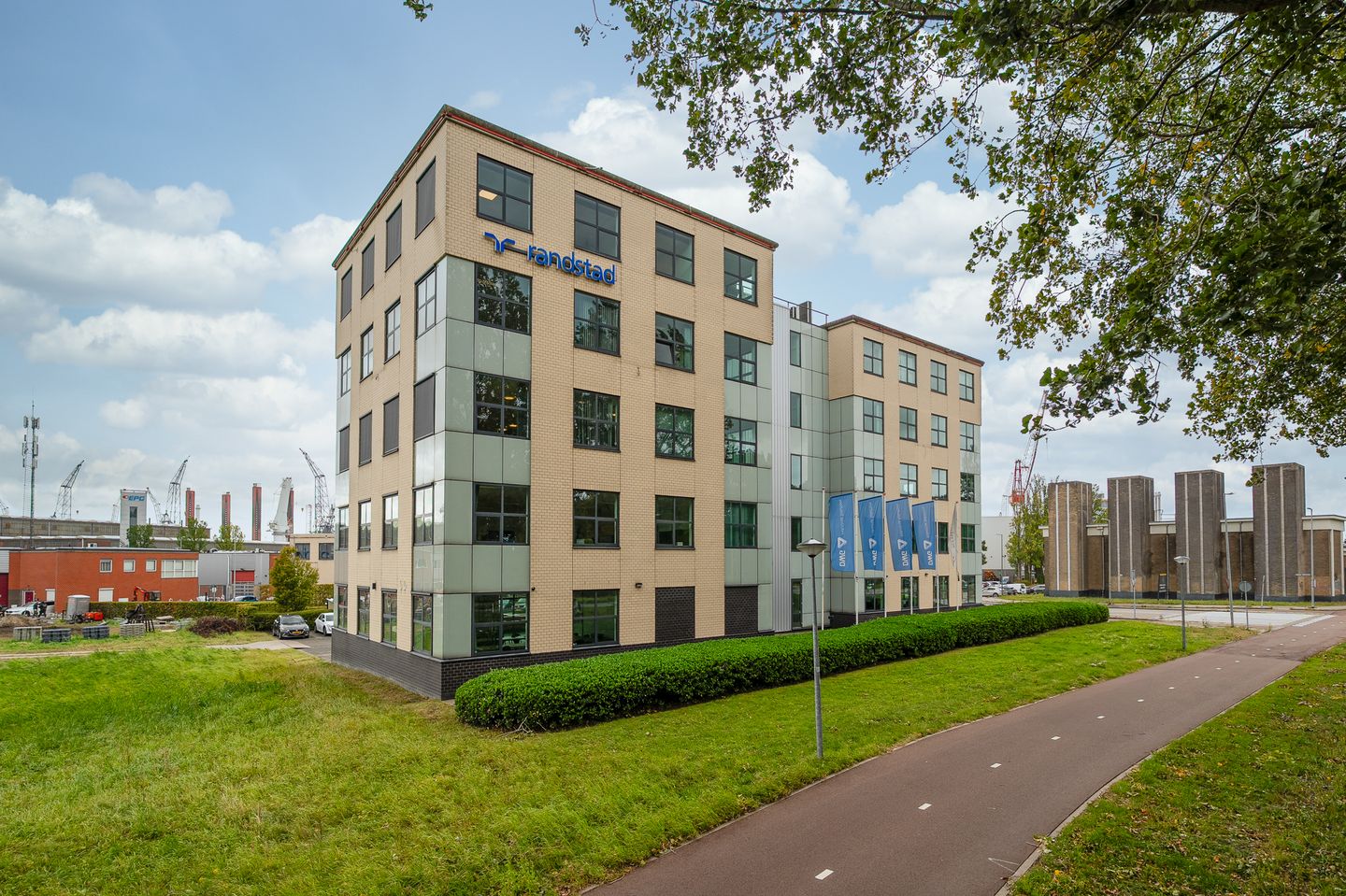 View photo 1 of Admiraal Lucashof 3-7