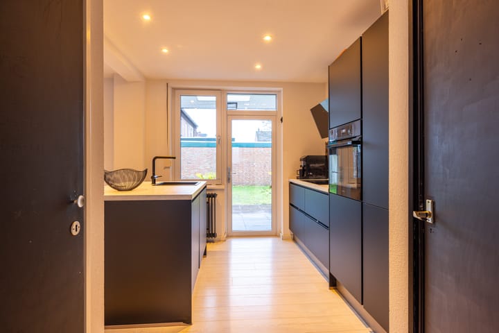 Photo 8 of Beatrixstraat 17