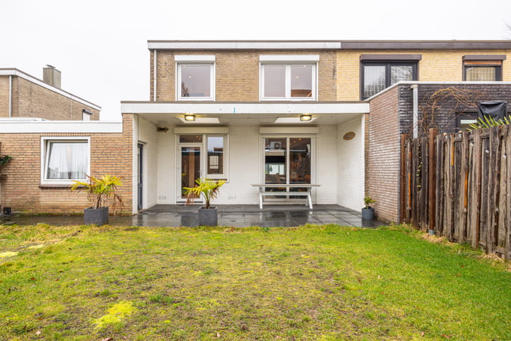 Photo 32 of Beatrixstraat 17