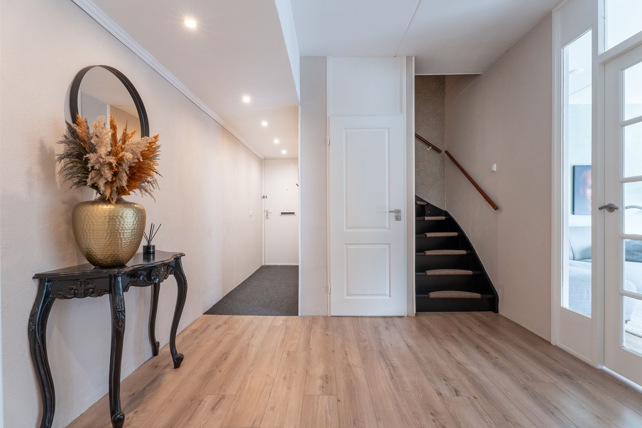 Photo 9 of Molbord 30