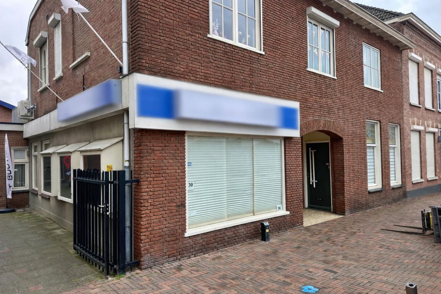 Bekijk foto 1 van Mgr. Zwijsenplein 30