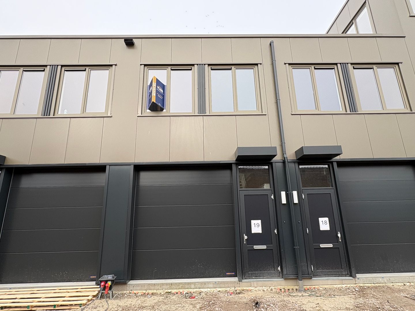 Bekijk foto 1 van Nijverheidsplein 49