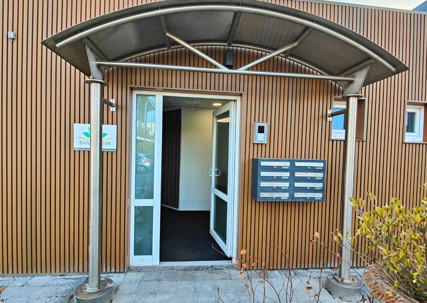 View photo 3 of Lamsoor 3