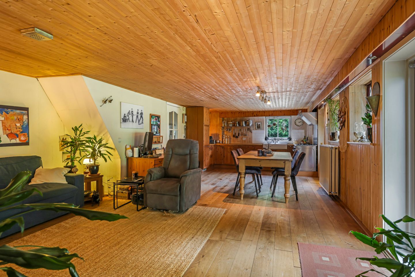 Photo 19 of Waalbandijk 46