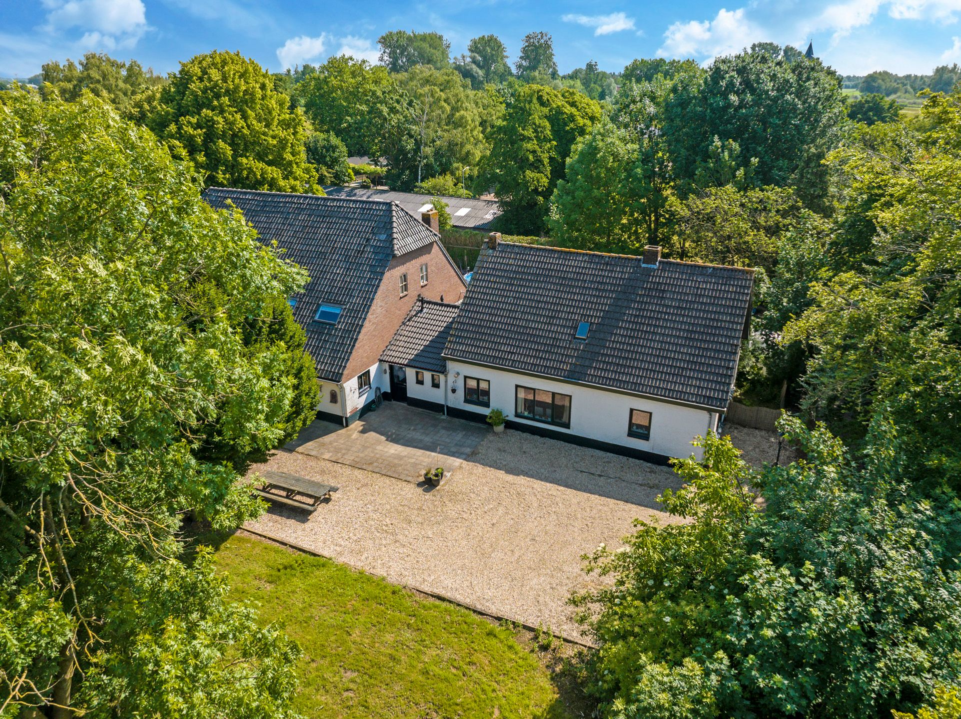 Photo 90 of Waalbandijk 46