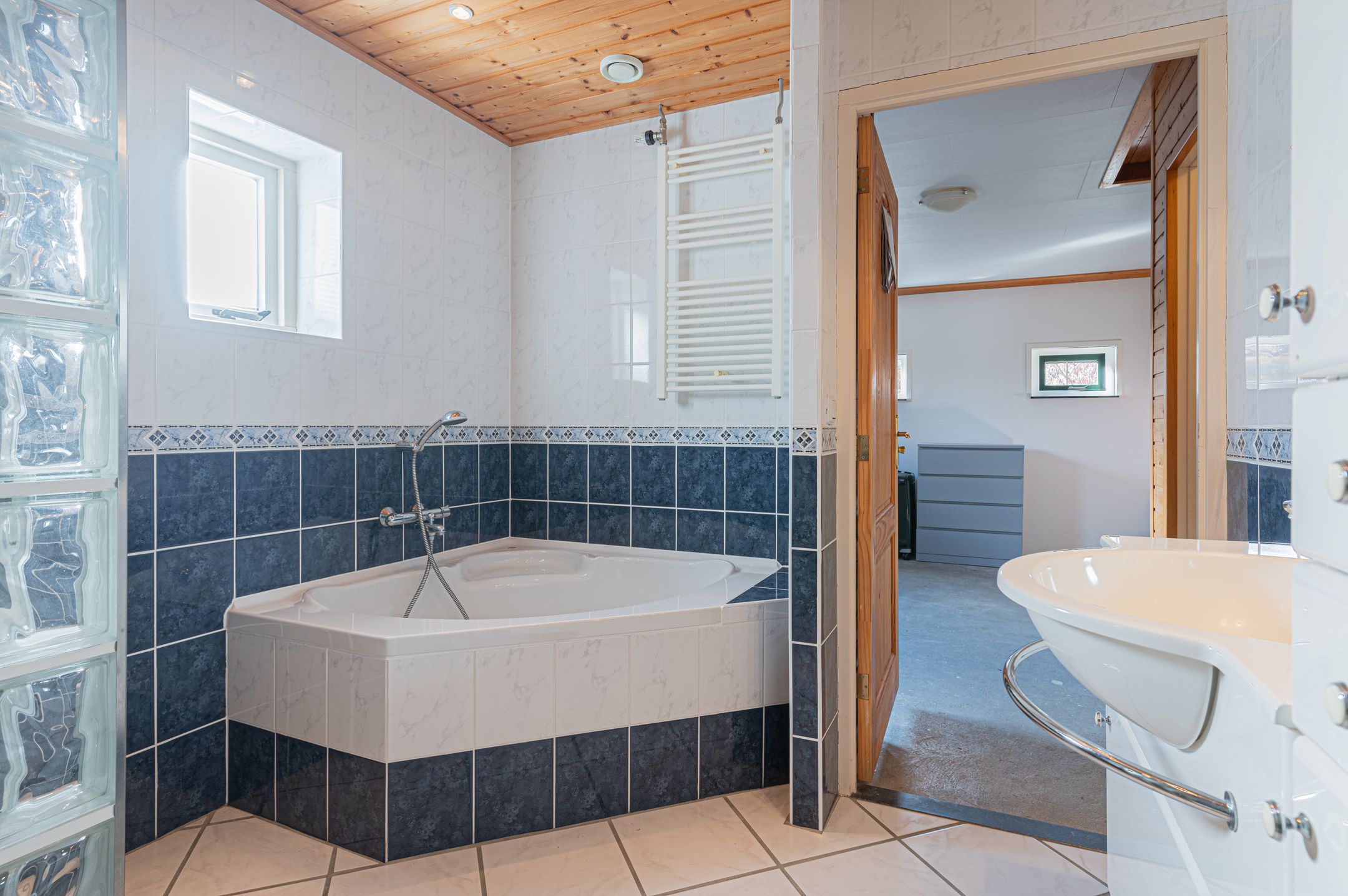 Foto 24 van M.H. Trompstraat 38