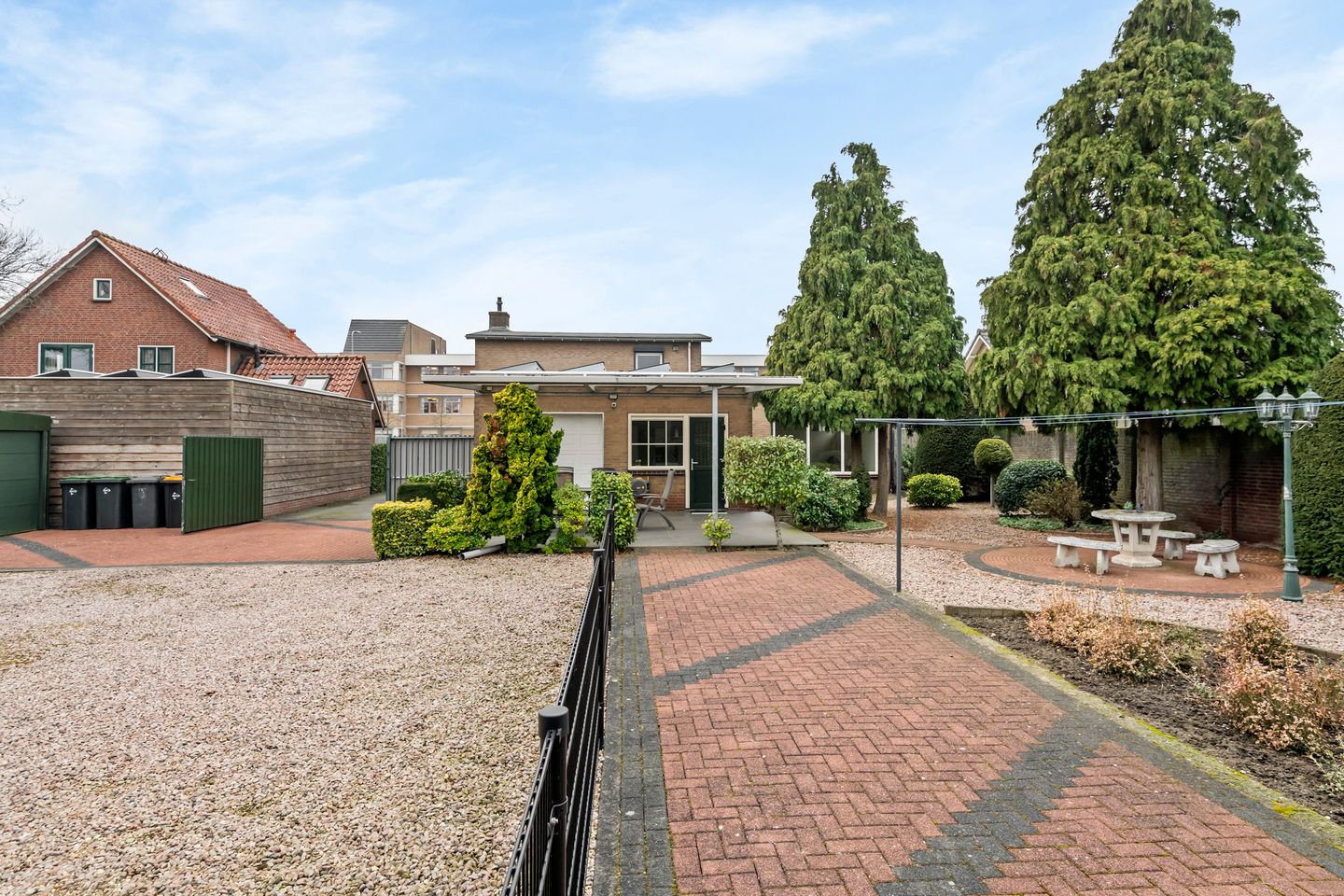 Photo 35 of Beatrixstraat 13