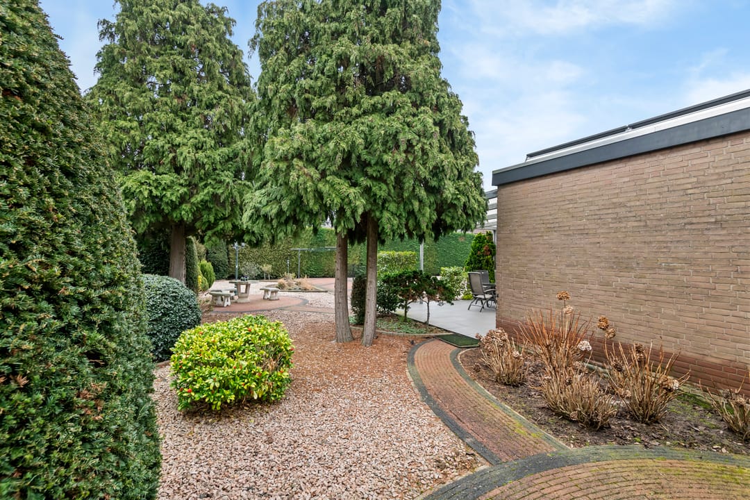 Photo 37 of Beatrixstraat 13