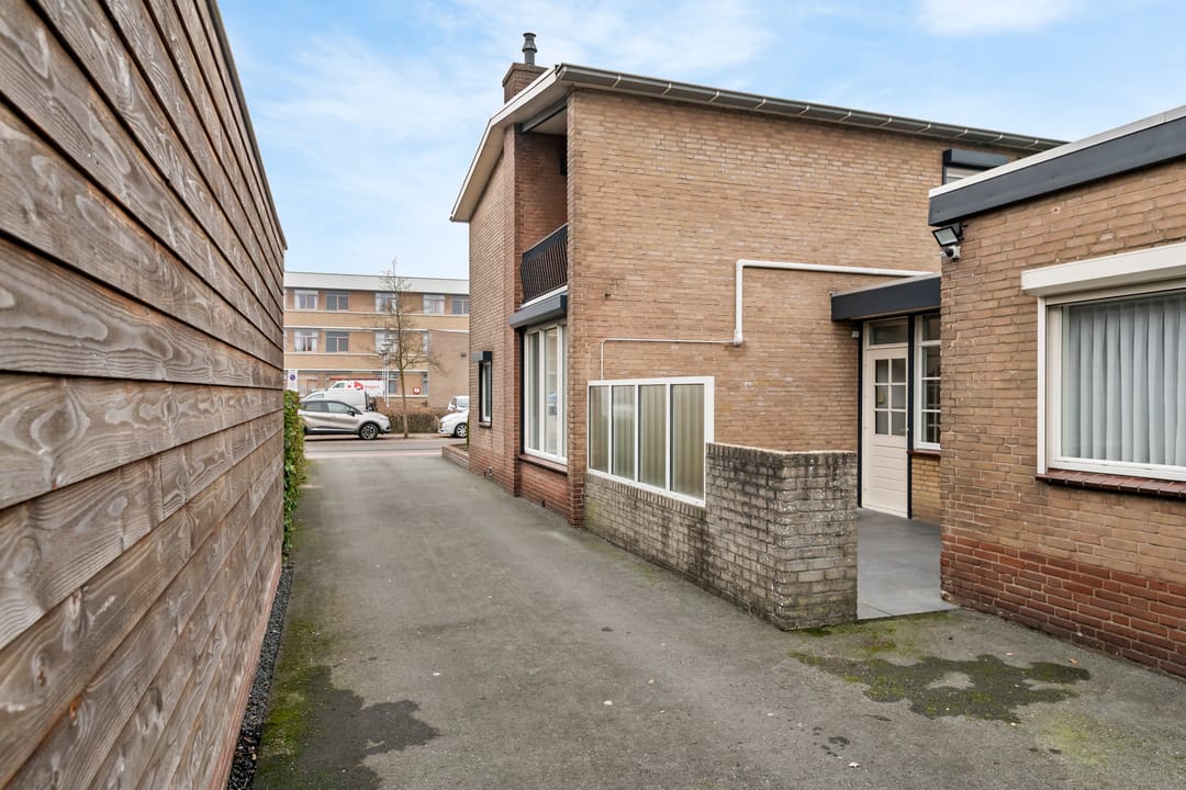 Photo 43 of Beatrixstraat 13