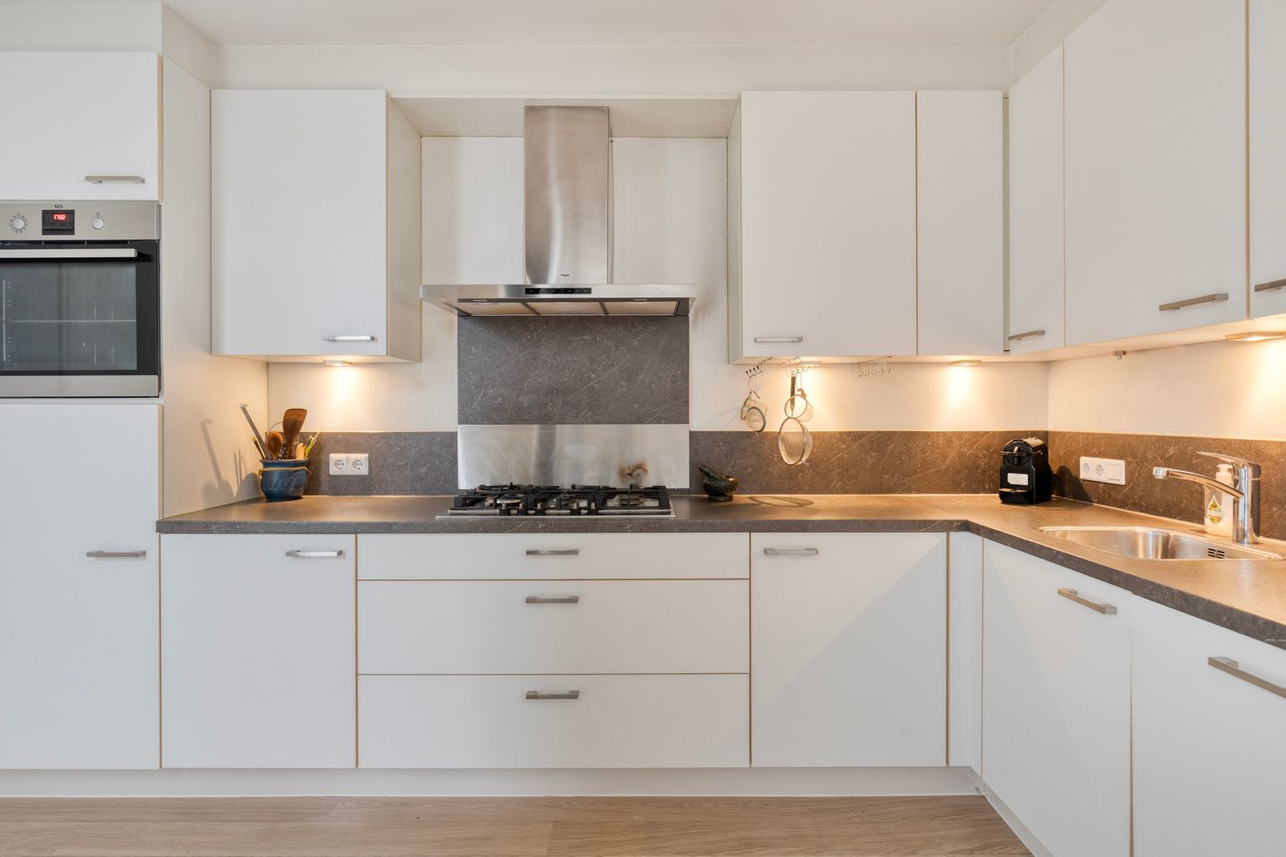 Photo 10 of Koopmanstraat 56