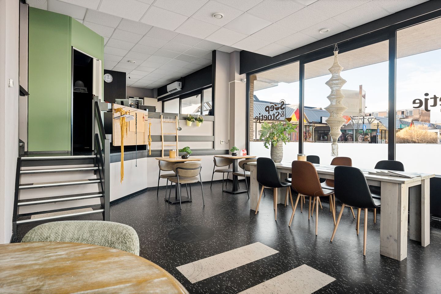 Bekijk foto 3 van Eurostate 9