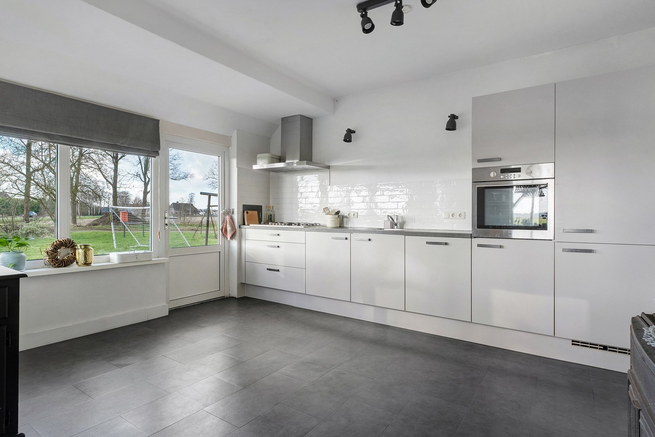 Foto 24 van Kerkweg 9