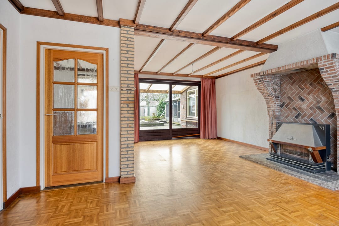 Photo 13 of Julianastraat 25