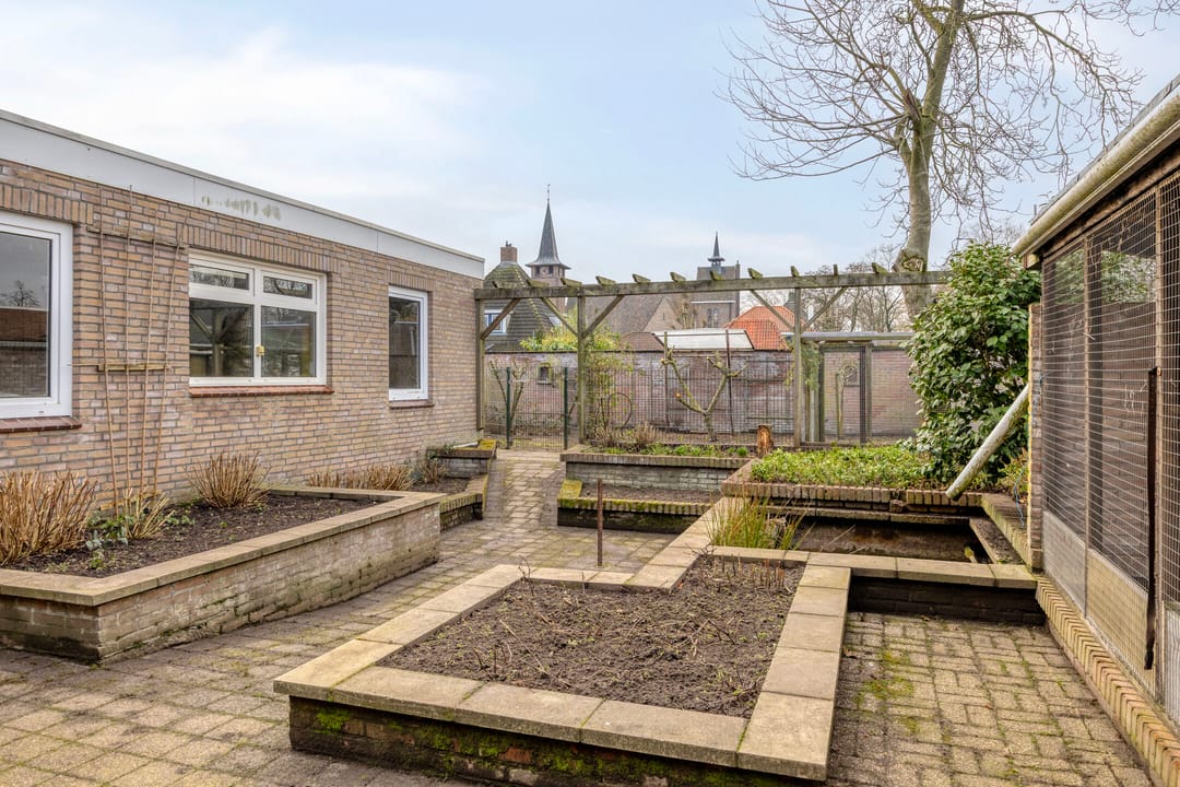 Photo 46 of Julianastraat 25