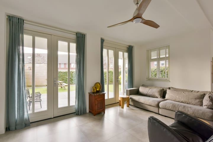 Photo 3 of Regenboog 38