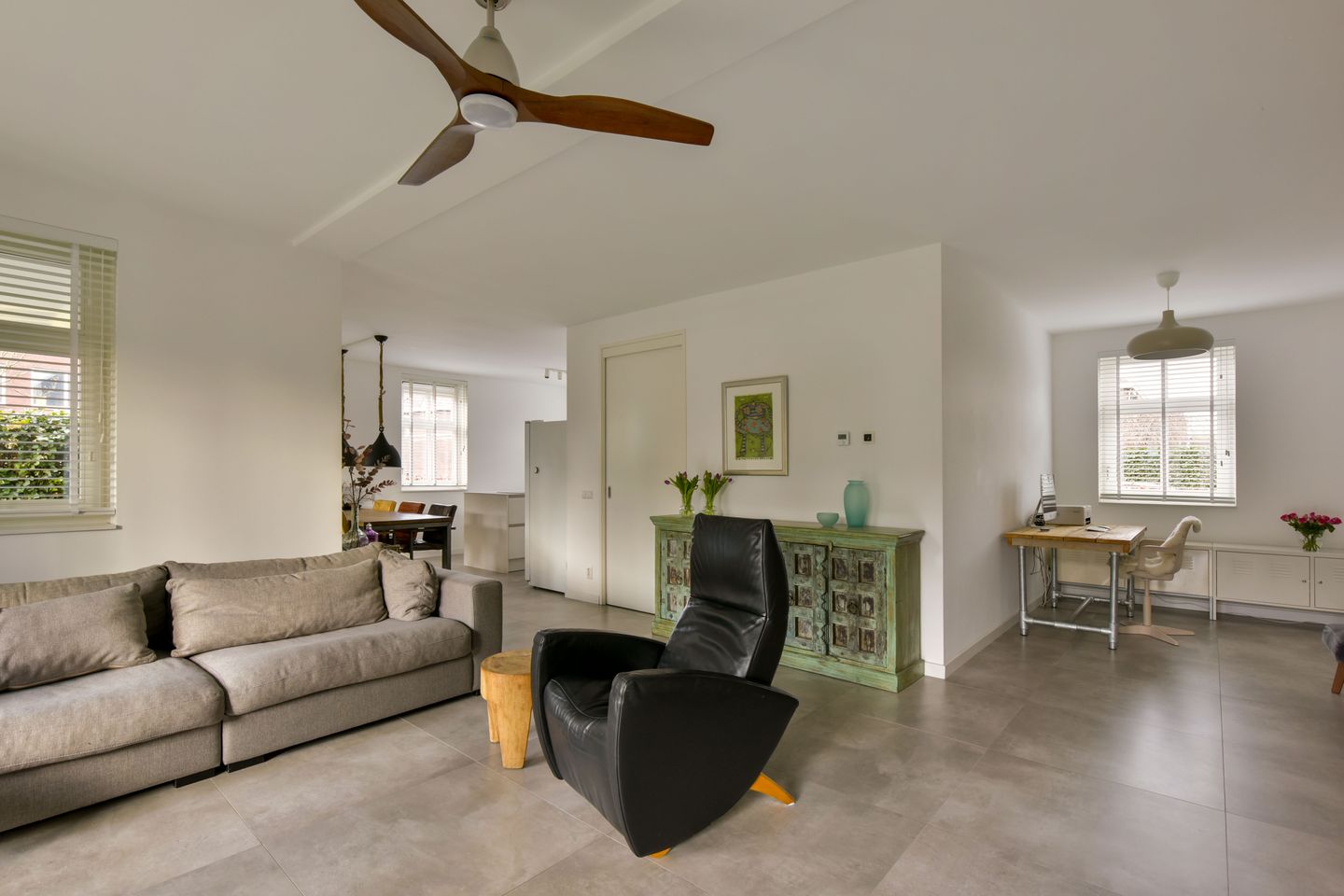 Photo 4 of Regenboog 38