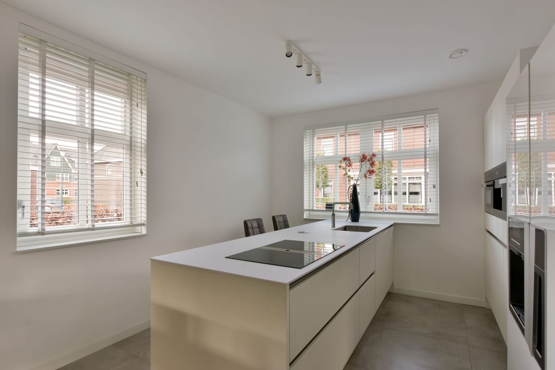 Photo 11 of Regenboog 38