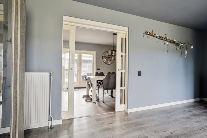 Photo 8 of Dokter J. Veldhuijzen van Zantenstraat 54