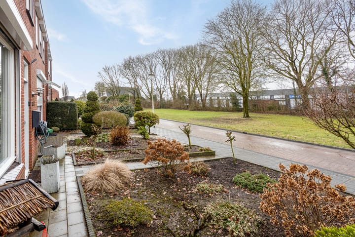 Photo 30 of Dokter J. Veldhuijzen van Zantenstraat 54