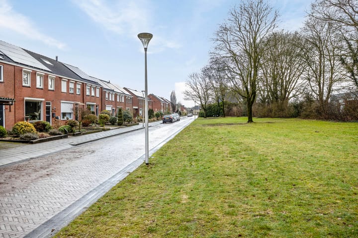 Photo 31 of Dokter J. Veldhuijzen van Zantenstraat 54