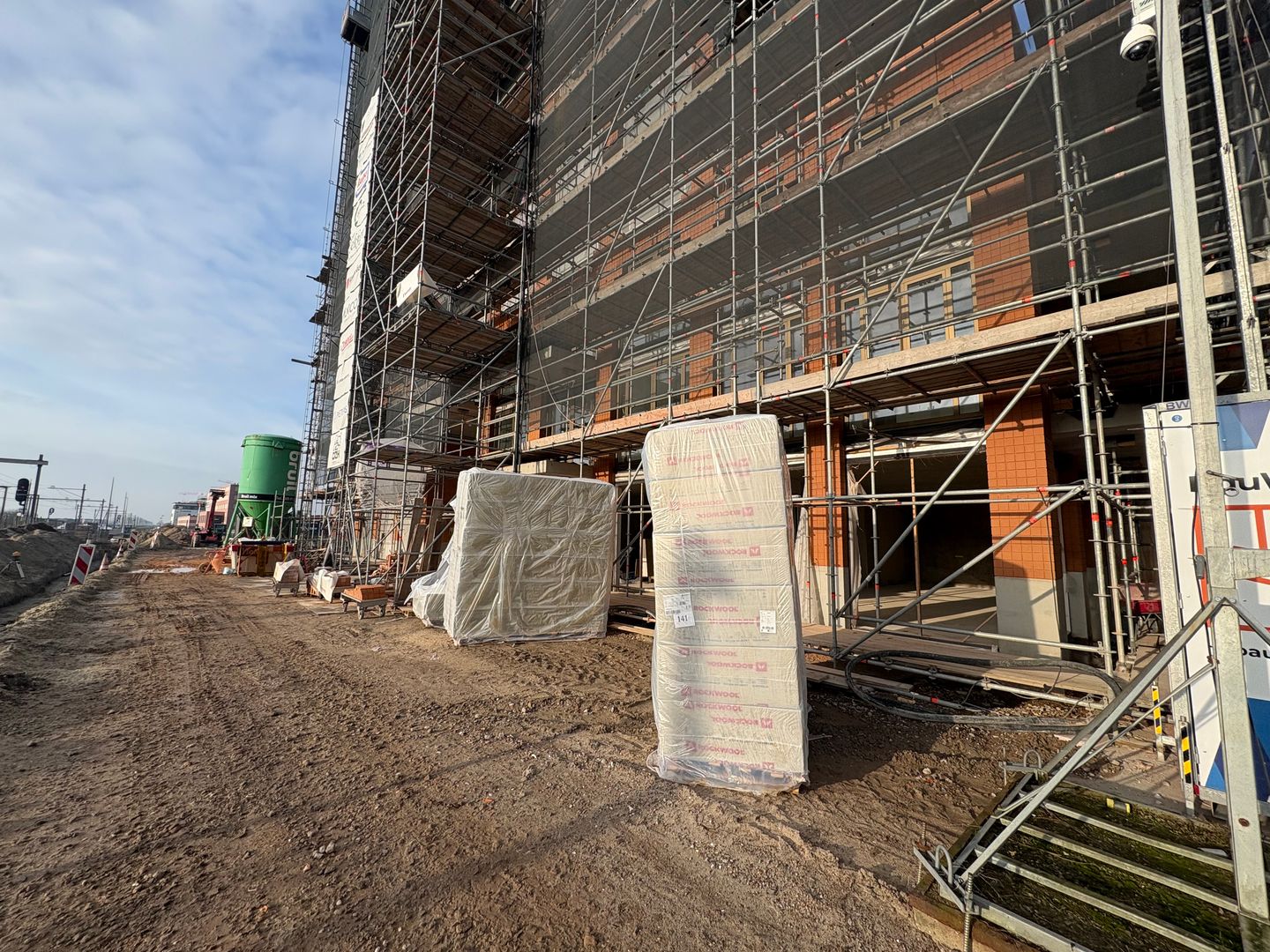 Bekijk foto 3 van Stationsklok 2