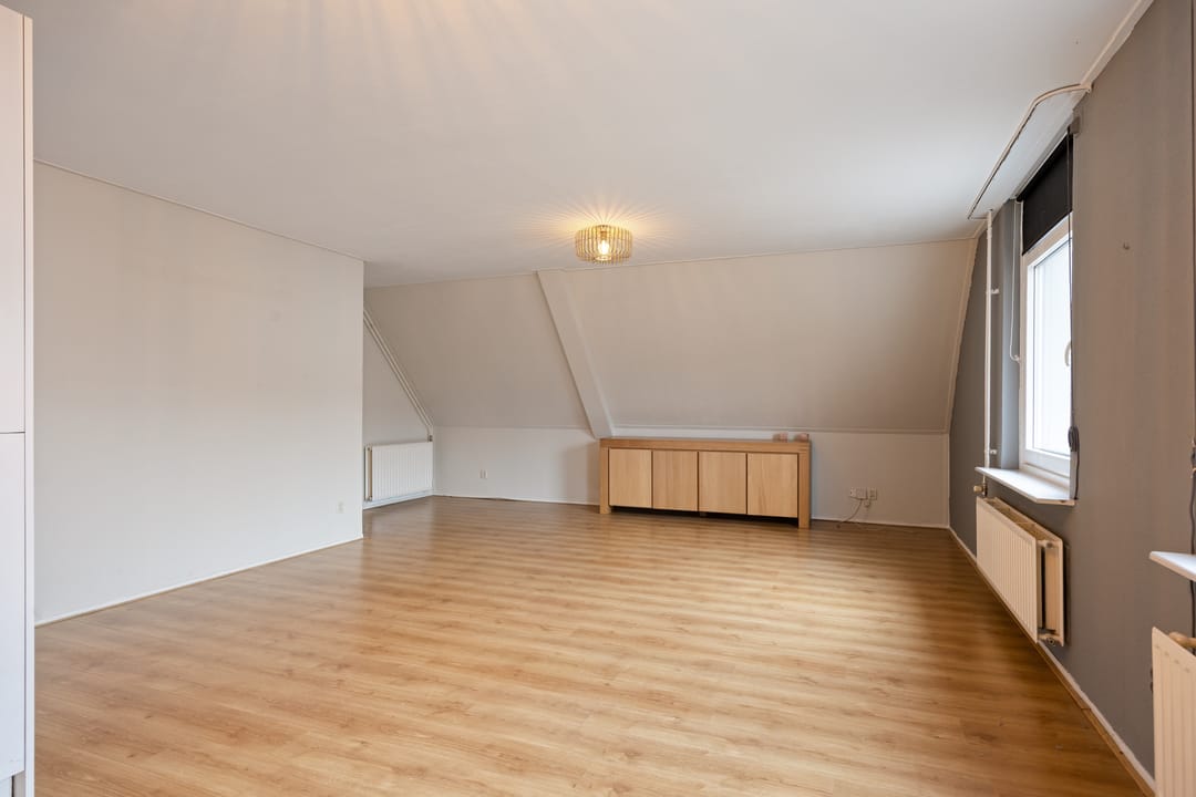 Photo 13 of Burgemeester Smeelelaan 37-C