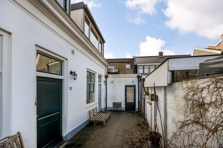 Photo 2 of Leliestraat 46