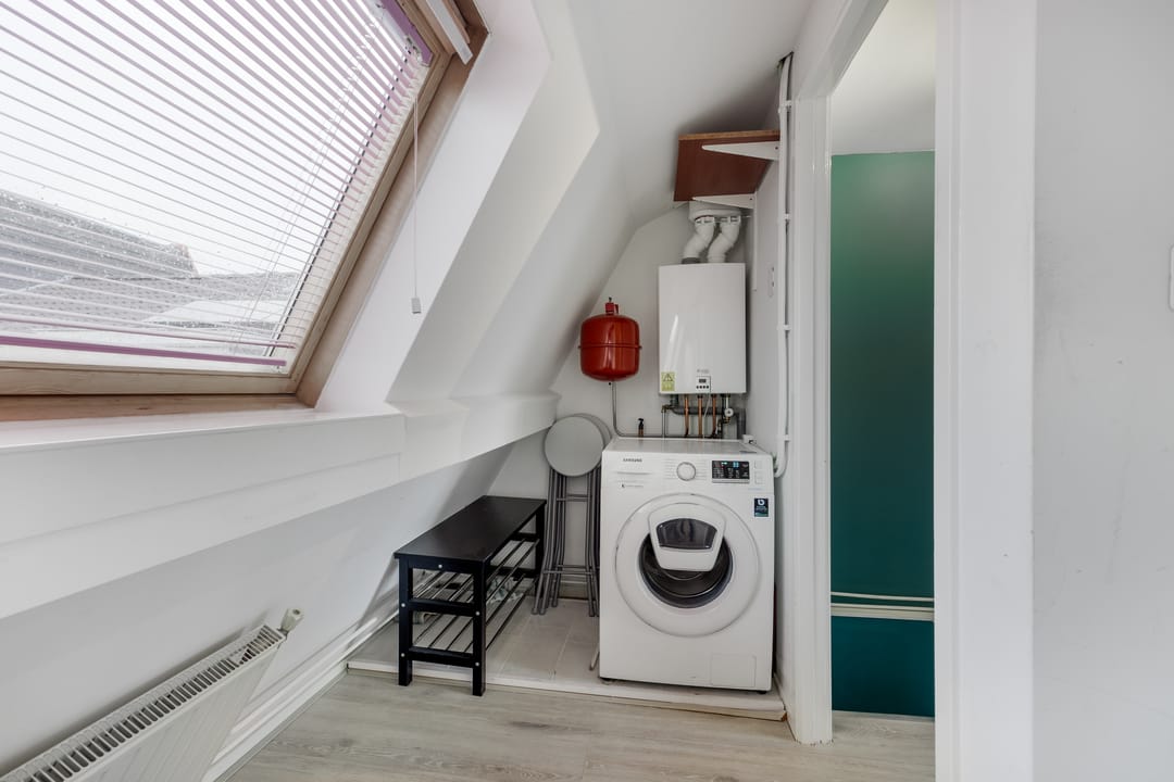 Photo 13 of Leliestraat 46