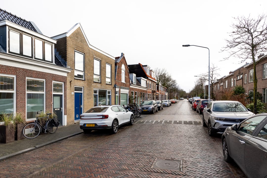 Photo 16 of Leliestraat 46