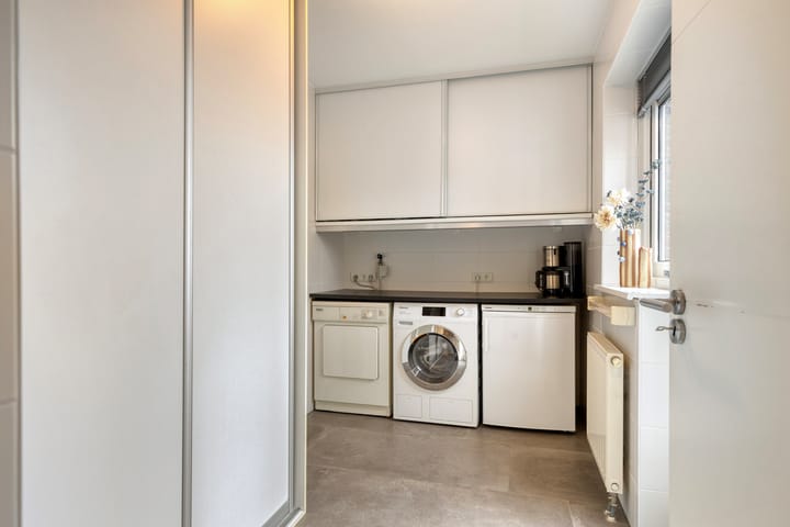 Photo 34 of Botter 15